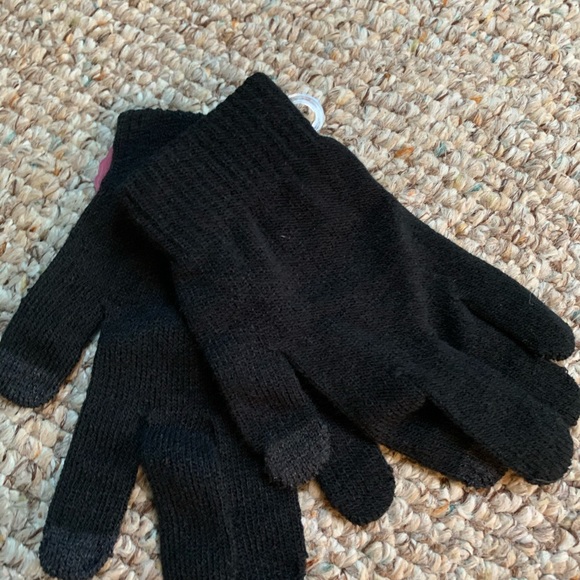 Brand new SO black touchscreen gloves with tags - Picture 2 of 4